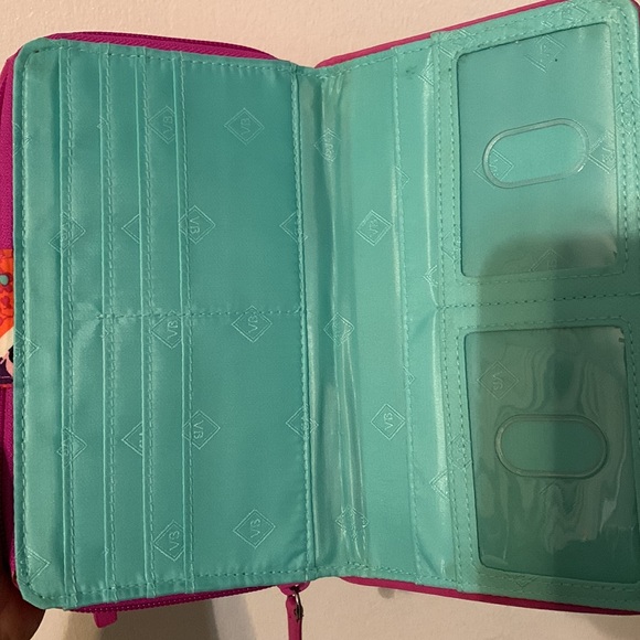 Vera Bradley - Monogram Wallet - Picture 3 of 6
